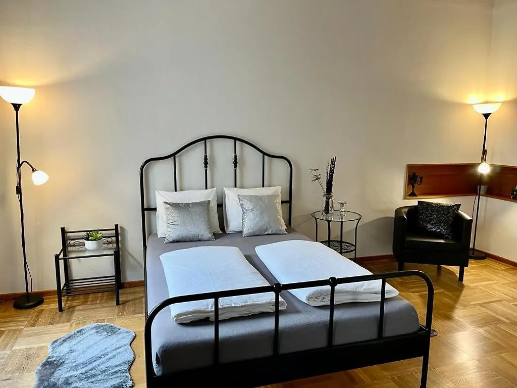 Beautiful City Centre Apartment Wien 0*,